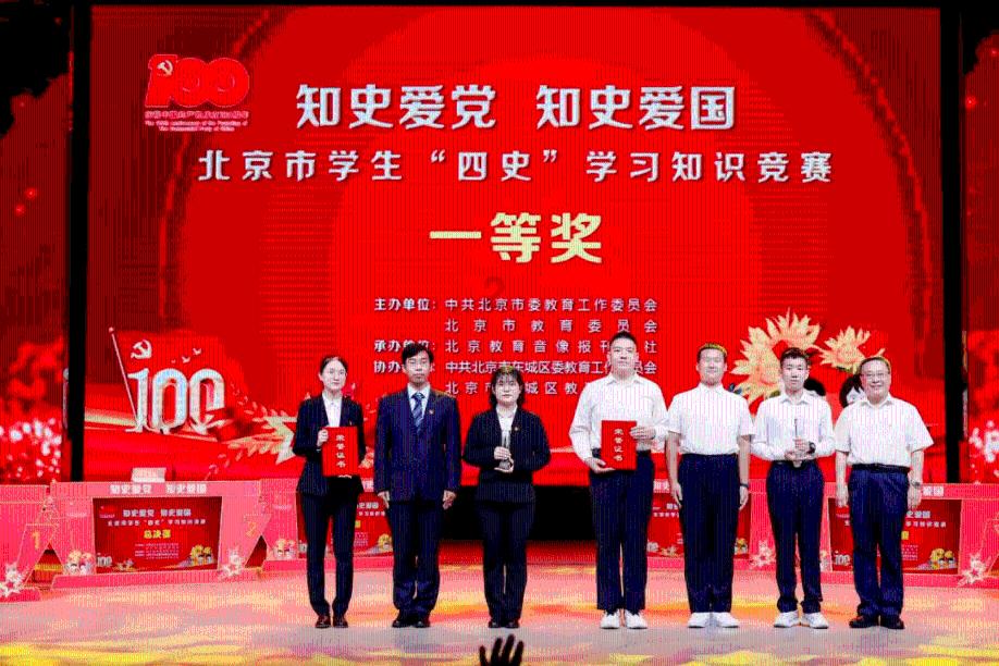 老公是警察他说我不理解他怎么办？游戏画面